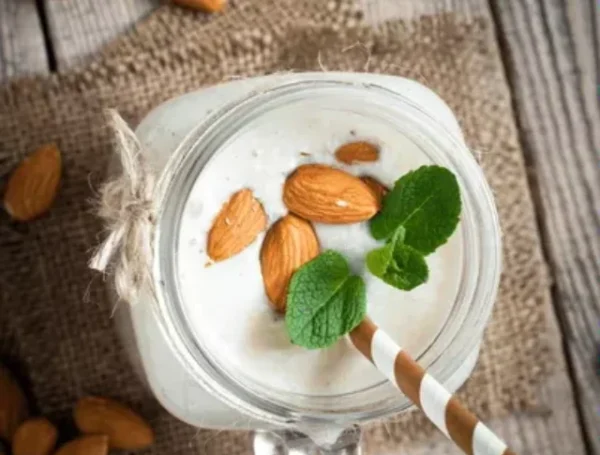 The 10 Best Almond Milk Smoothie Recipes