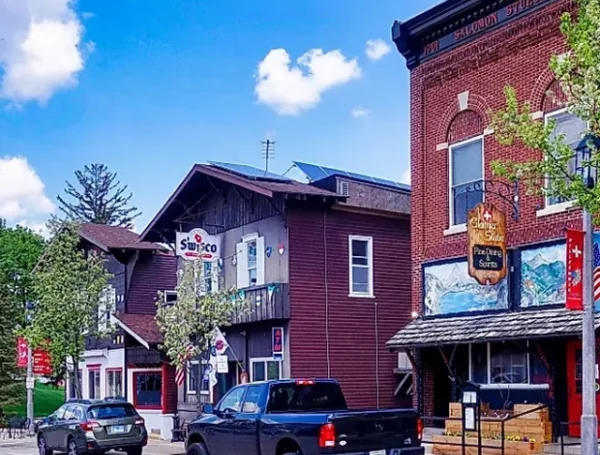 These 10 Towns In Wisconsin Have Bustling Main Streets